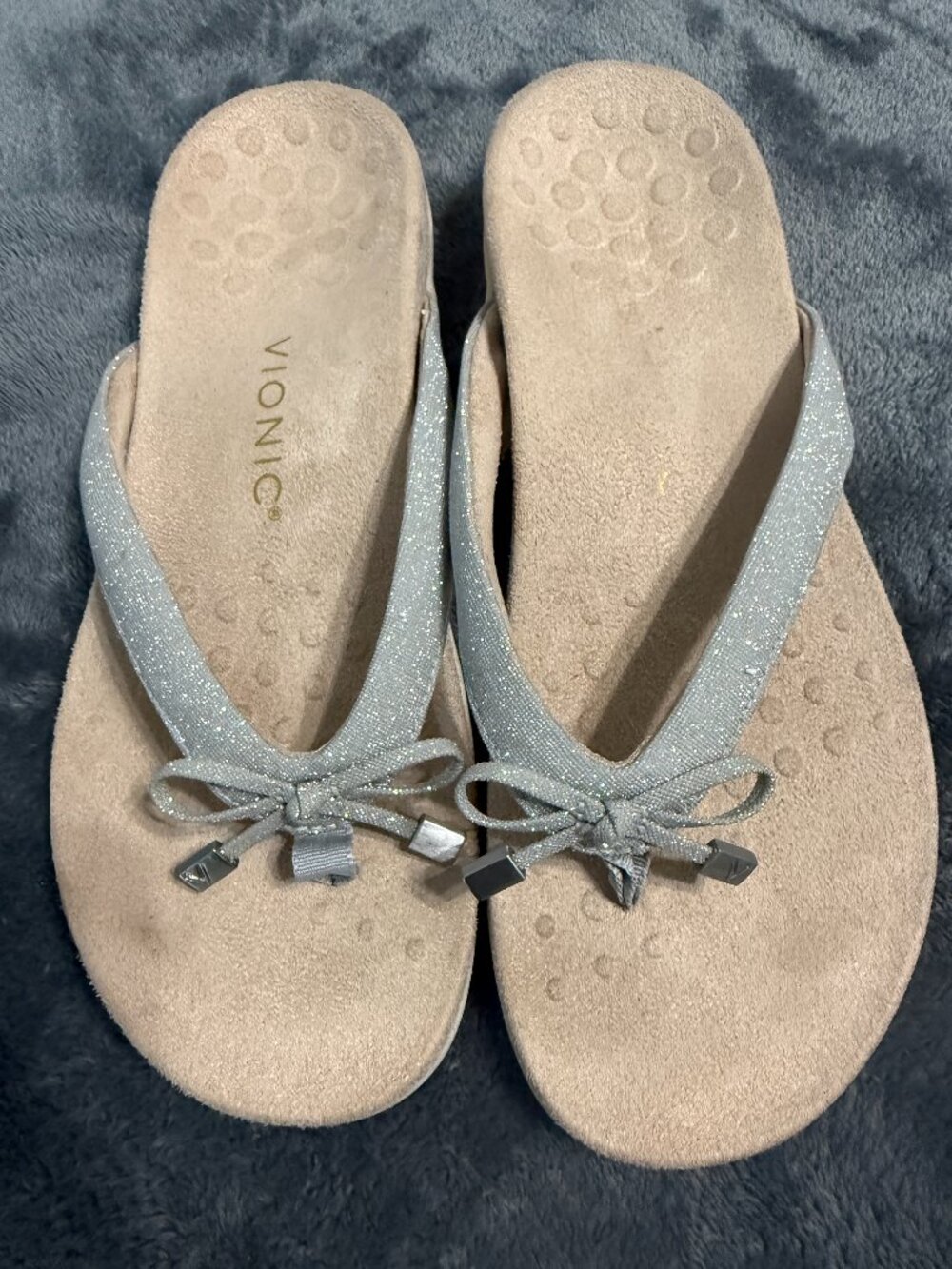 Vionic Bella Orthotic Flip Flop Size 8 Silver Metallic - Only Worn a couple time